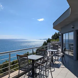 Ark Apartment